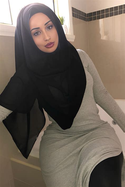 Hijab Crossdresser: Shemale Arab Young Porn 